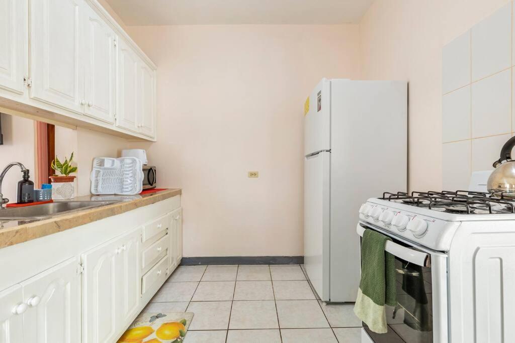 Shaw Park Gem Apartment Ocho Rios Bagian luar foto