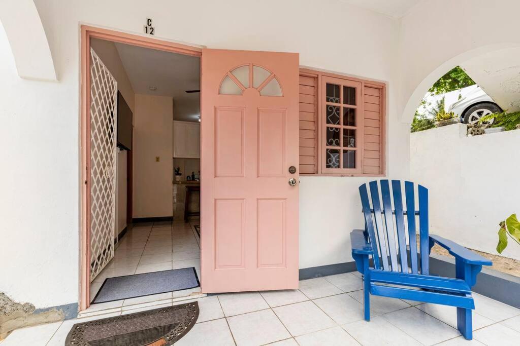 Shaw Park Gem Apartment Ocho Rios Bagian luar foto