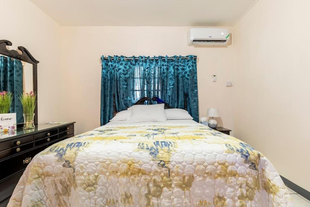 Shaw Park Gem Apartment Ocho Rios Bagian luar foto